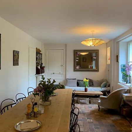 In Paris Villa